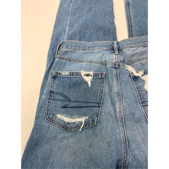American Eagle Womens Distressed High-Rise Straight Jeans Light Wash Size 10 - Picture 11 of 11